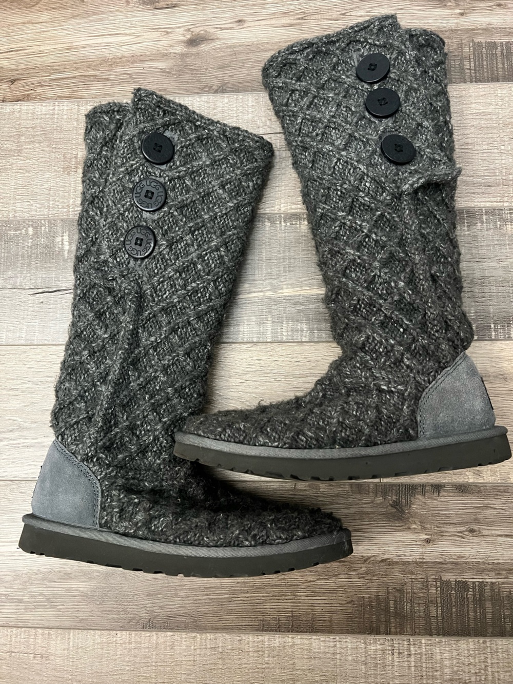 Ugg Australia classic Cardy tall boots with sheepskin insole for cozy feet size7